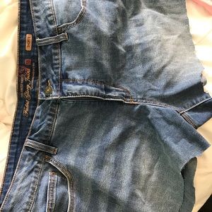 Size 18 faded glory cut off jean shorts. EUC